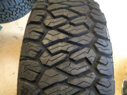 MAXXIS RAZR AT BSW LY 295 70 17 121/118R LRE 10PLY TIRE TL00049600 BQ4