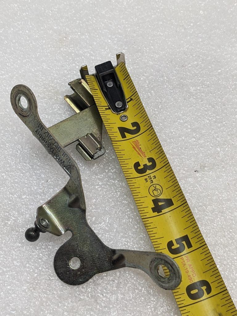 11-15 PORSCHE CAYENNE ENGINE BAY BRACKET MOUNT 94810520201 USED R21SPB