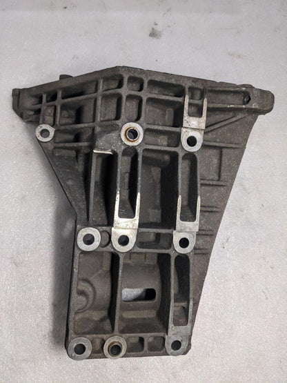 PORSCHE CAYENNE 4.5L LEFT ENGINE MOTOR BRACKET 9481022135R USED 996BGL