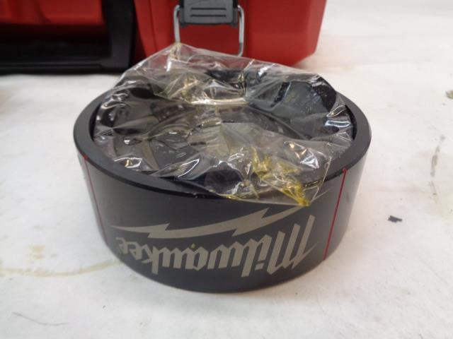 MILWAUKEE EXACT PUNCH AND DIE SYSTEM 49-16-2695 2&1/2" TO 4" CONDUIT R35