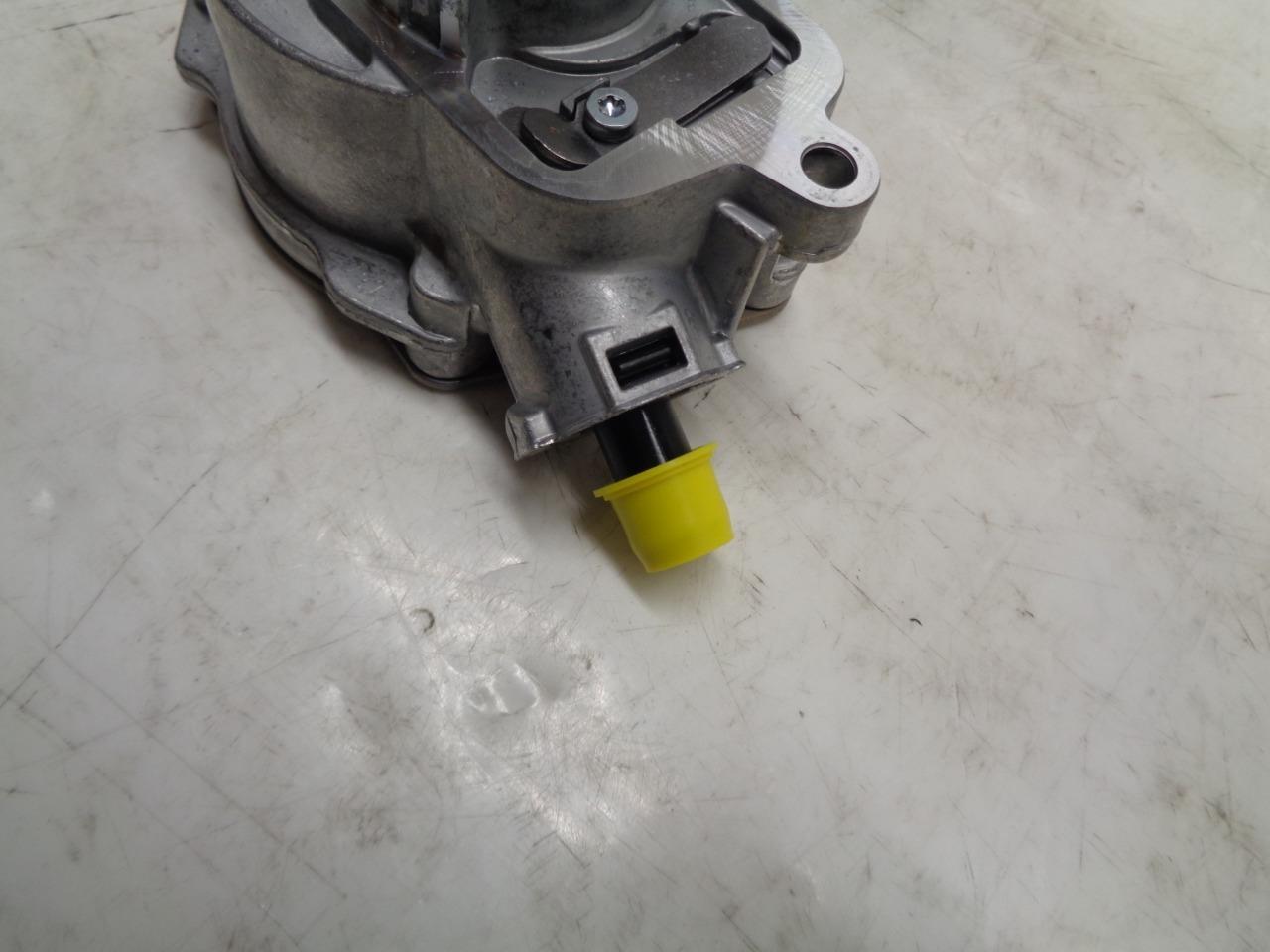 NEW DORMAN VACUUM PUMP FOR AUDI/VOLKSWAGEN 904-817 R13