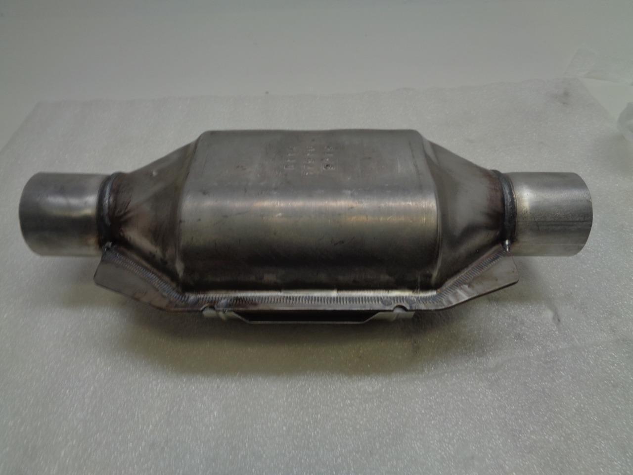 1 NEW CHERRY BOMB UNIVERSAL CATALYTIC CONVERTER 38502 R19