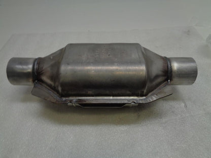 1 NEW CHERRY BOMB UNIVERSAL CATALYTIC CONVERTER 38502 R19