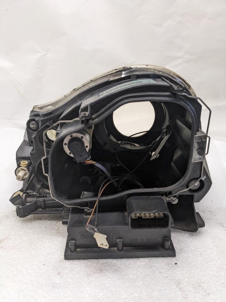 PORSCHE 98307740 VALEO FRONT RIGHT HEADLIGHT HOUSING FOR 03-06 CAYENNE USED R24