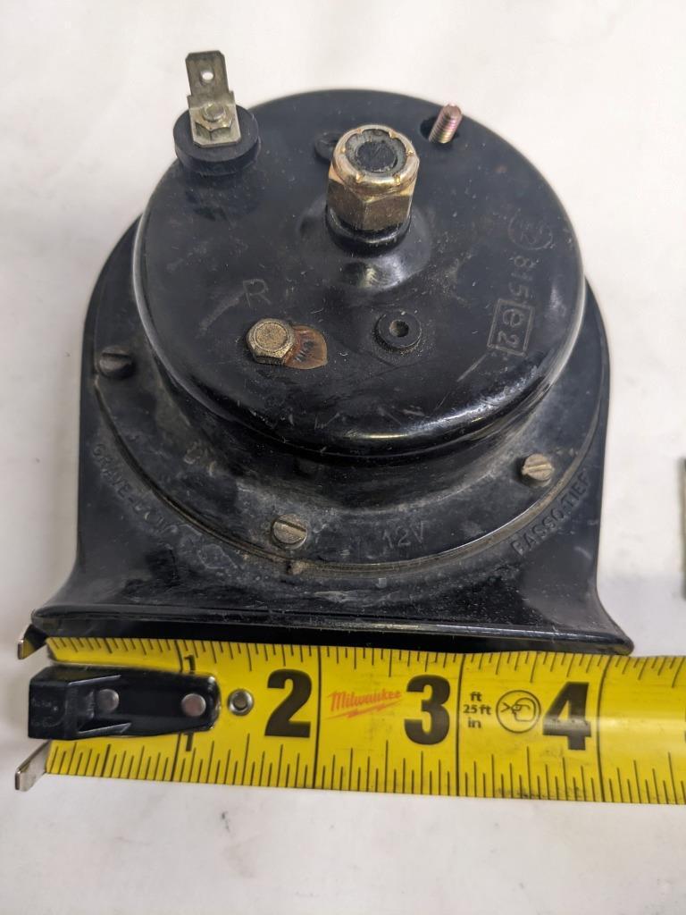PORSCHE 84-91 944 LOW PITCH TONE ELECTRIC HORN SIREN MIXO TR129 #4 USED R21T2