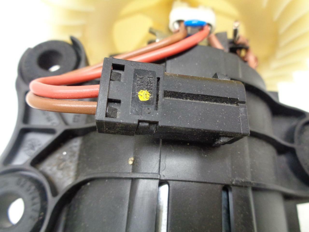 NEW GENUINE ACM  64 11 8 385 558 FRONT AC BLOWER MOTOR 2000-06 BMW (VARIOUS) R2