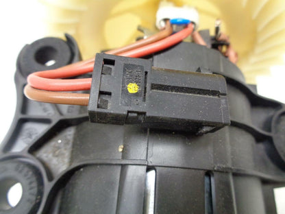 NEW GENUINE ACM  64 11 8 385 558 FRONT AC BLOWER MOTOR 2000-06 BMW (VARIOUS) R2