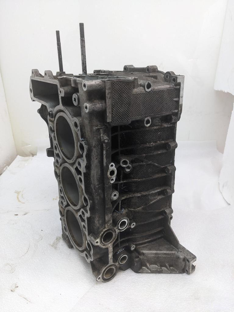 PORSCHE 911/996 RIGHT SIDE ENGINE BLOCK 9961011460R USED B2