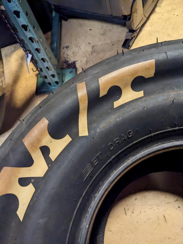 2 MICKEY THOMPSON ET DRAG WL 33.5 16.5 16 DRAG RACING TIRE 90000001574-105-1/2