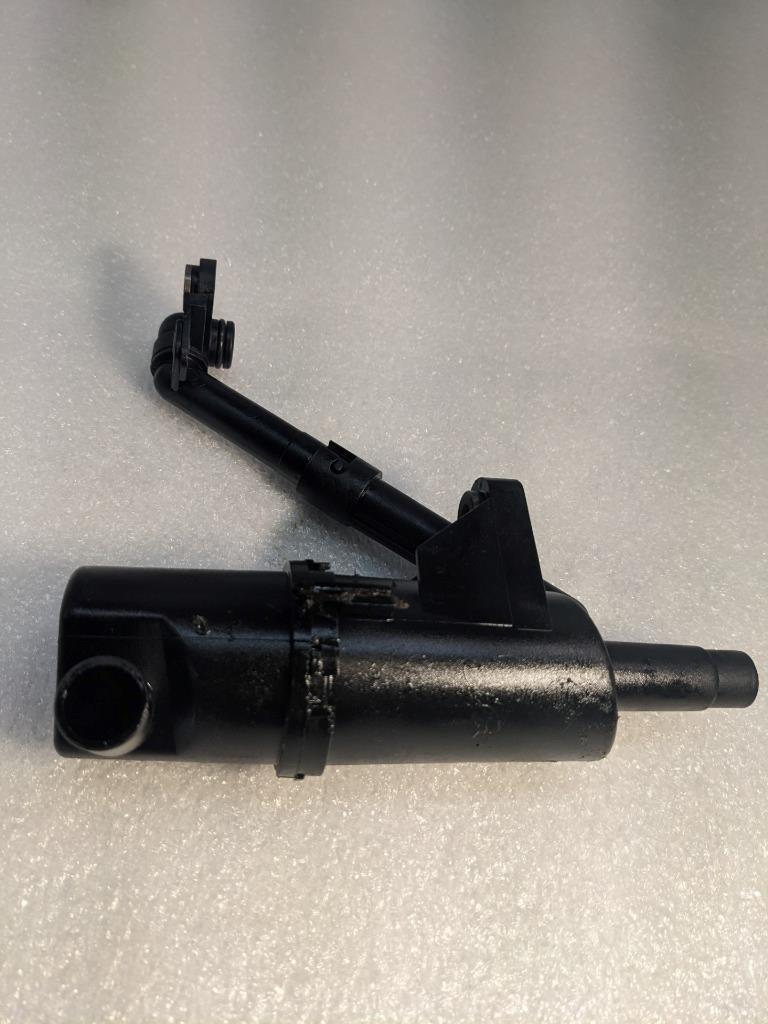 PORSCHE 1999-2000 911/996 ENGINE OIL SEPERATOR 99610708054 USED 996GL2T1