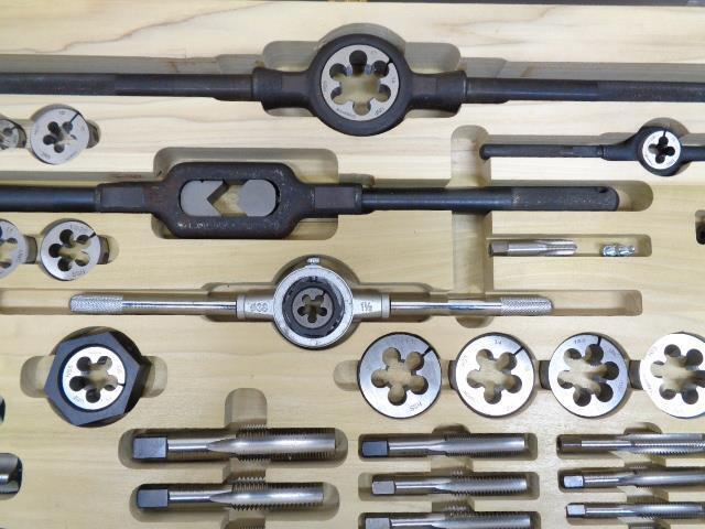 CHAMPION CUTTING TOOLS CORP TAP AND DIE 51 PIECE SET w/ WOODEN STORAGE BOX R30