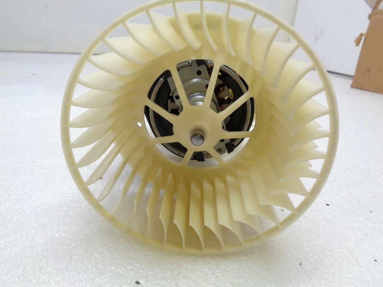 NEW GENUINE ACM  64 11 8 385 558 FRONT AC BLOWER MOTOR 2000-06 BMW (VARIOUS) R2