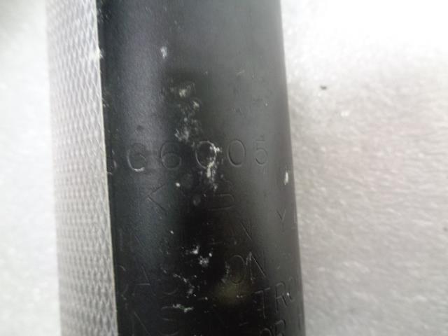 NEW PAIR OF KYB EXCEL-G FRONT SHOCKS FOR '88-'94 BMW 366005 R2