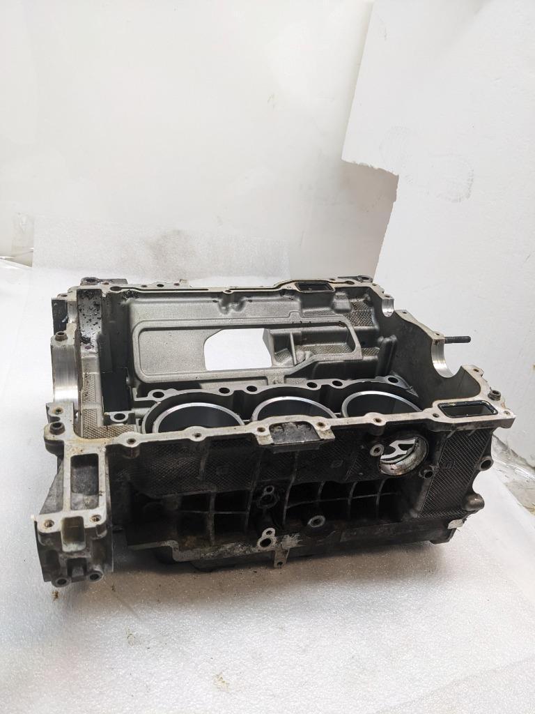 PORSCHE 911/996 RIGHT SIDE ENGINE BLOCK 9961011690R USED B2