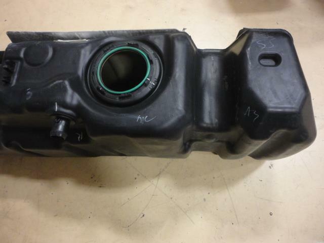 NEW GENUINE GM FUEL TANK 25800957 FITS 2013 SILVERADO 2500/3500HD BSR