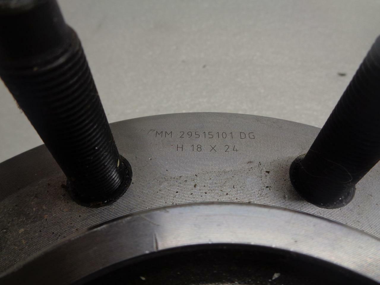 NEW DuraGo®  Wheel Hub Assembly For 2006-2008 RAM  295-15101 R9TB