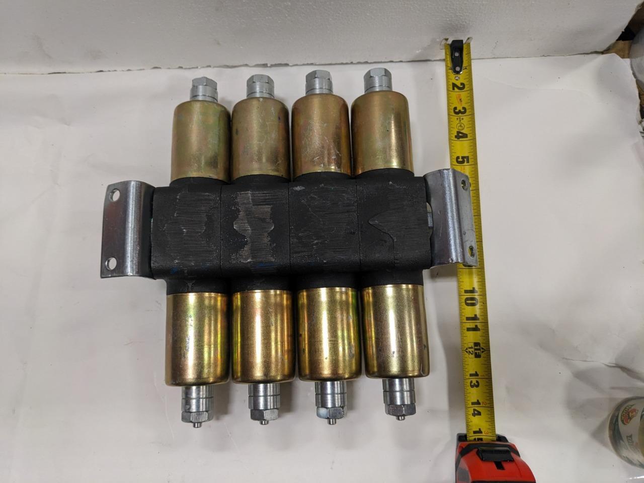 NEW UNIDENTIFIED UNBRANDED HYDRAULIC VALVE BSRG5