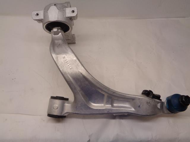 NISSAN FRONT CONTROL ARM LOWER RIGHT ASSY . 54500-1CAOC R16