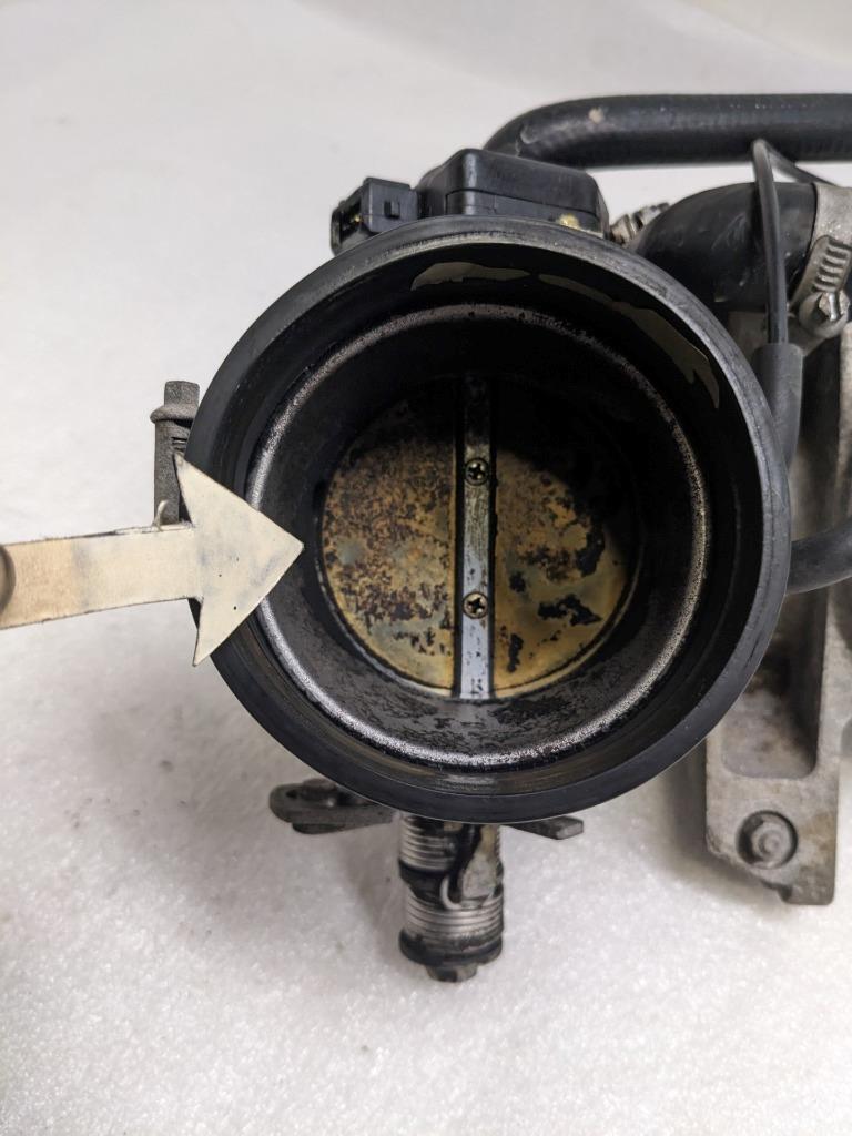 PORSCHE 9281101993R VALVE THROTTLE BODY FOR PORSCHE 928 USED R20