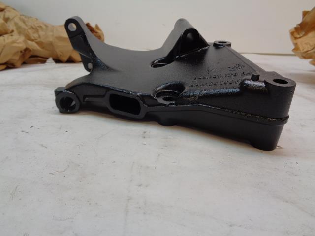 REFINISHED ALTERNATOR AND AC COMPRESSOR MOUNTING BRACKET 944 126 123 5R R25T8