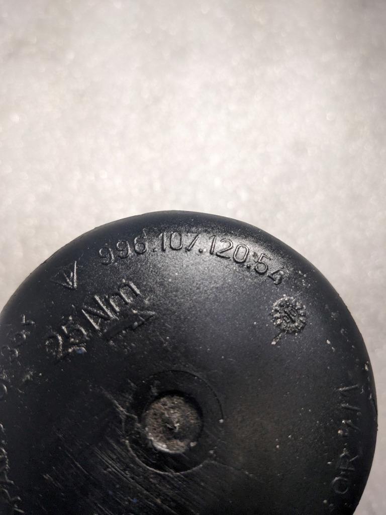 PORSCHE 911/996 3.4L ENGINE OIL FILTER HOUSING 99610712054 USED 996BGL