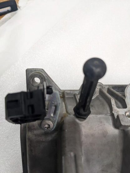 PORSCHE CAYENNE 15-18 RIGHT ENGINE VALVE CYLINDER HEAD COVER 94610513545 R24