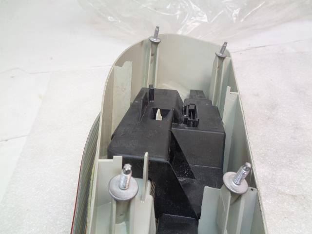 PORSCHE 98663144303 LEFT TAIL LIGHT LENS FOR 97-02 PORSCHE BOXSTER 986 NEW R25