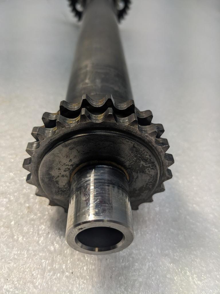 PORSCHE 911 996 INTERMEDIATE CAMSHAFT 99610501565 GENUINE USED 996GL2T1