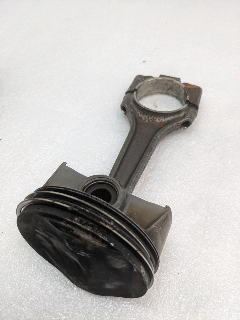 PORSCHE CAYENNE PISTON CONNECTING ROD #2 (CRACKED) 9461191R USED R24