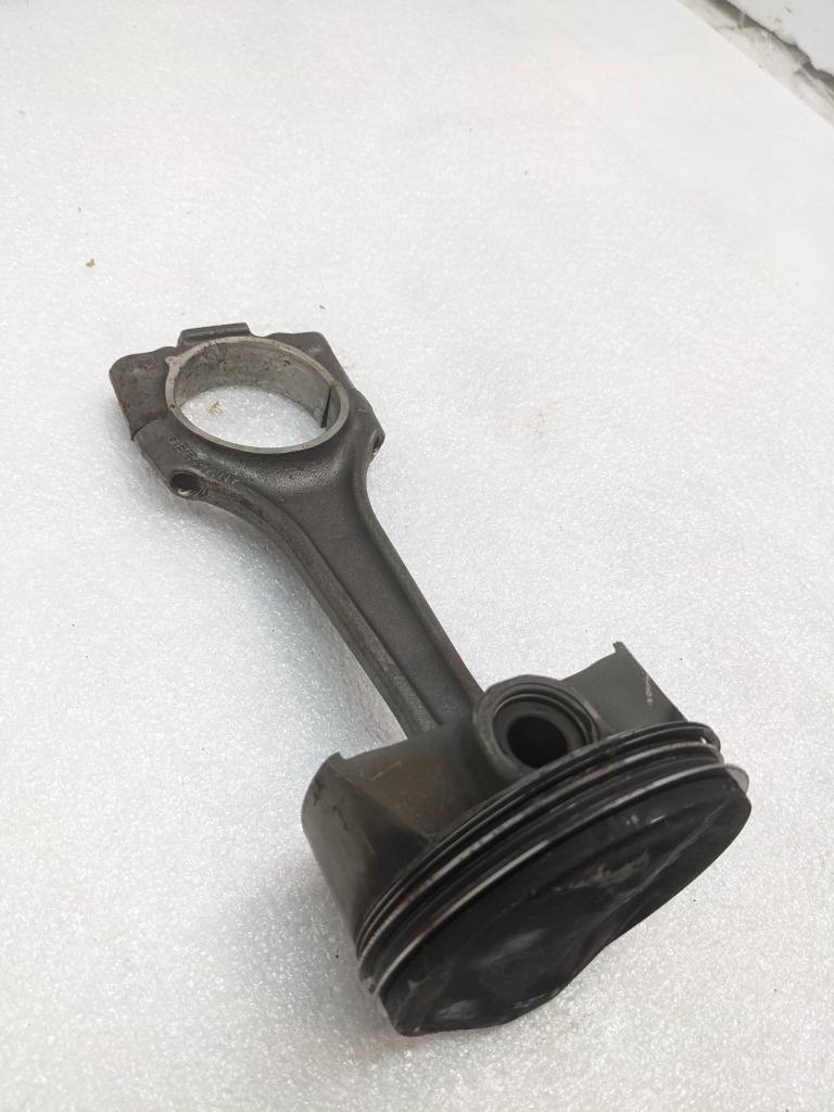 PORSCHE CAYENNE PISTON CONNECTING ROD #2 (CRACKED) 9461191R USED R24