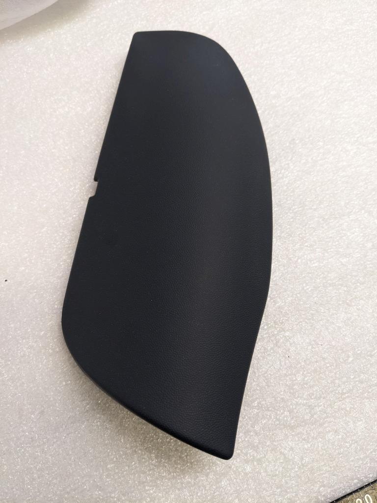PORSCHE 95550515610G2X RIGHT TOW HOOK COVER FOR 08-10 CAYENNE NEW PGB2TB