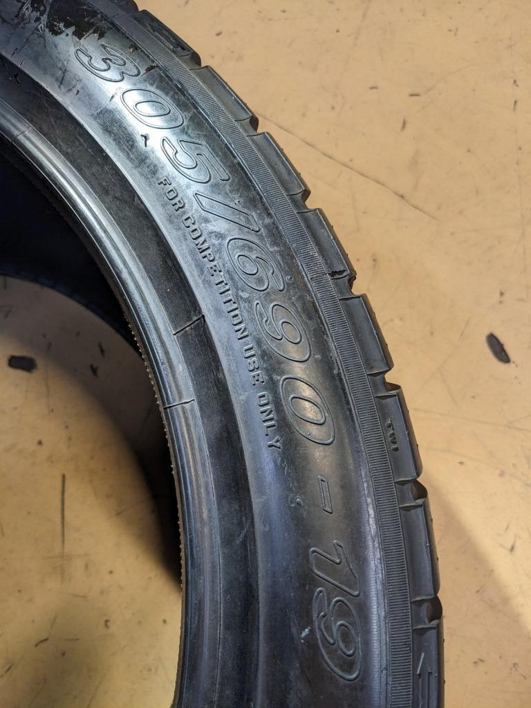 PIRELLI WH FERRARI CHALLENGE 458 WET/RAIN CIRCUIT 305 690 19 TIRE 25531000 CQ3