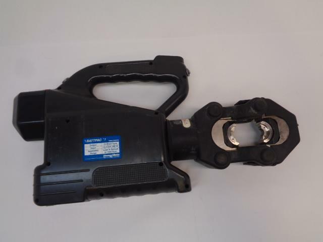 THOMAS & BETTS BATTERY OPERATED HYDRAULIC CRIMPING TOOL W/ 2 BATT. TBM15BSCR SR