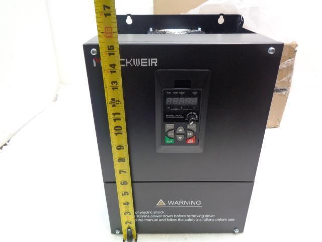MERCKWEIR MK300-2T22G 3-PHASE 220V 22KW FREQUENCY CONVERTER NEW R29