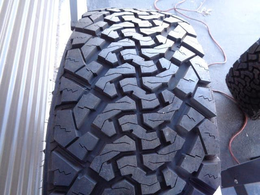 VENOM POWER TERRA HUNTER X/T BSW LT 37 13.5 22 123Q LRE 10PLY TIRE TVPXT26 AQ4