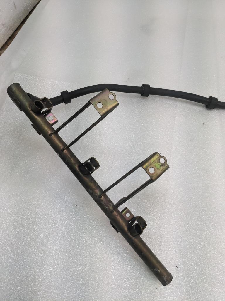 2005-2008 PORSCHE 911/996 BOXSTER FUEL RAIL/ HOSES 280158116 USED 996BGL2T2