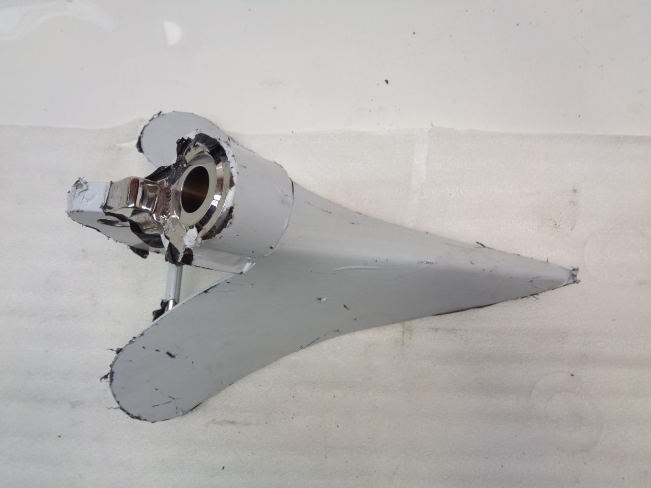 DELTA STYLE VINYL COVERED ANCHOR 13KG W/ CENTER SUPPORT 1" DIA CONNECTOR USED I1