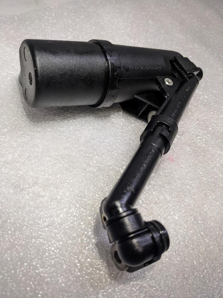 PORSCHE 911 996 ENGINE OIL SEPERATOR 1999-2000 PORSCHE 99610708054  USED 996BGL