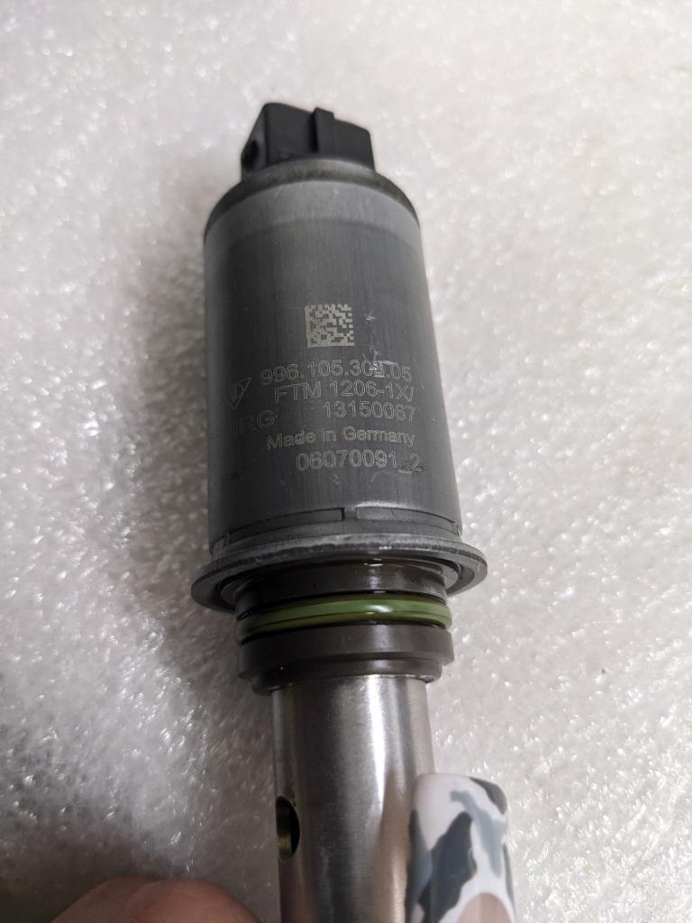 PORSCHE BOXSTER 987 05-08 VARIABLE VALVE TIMING SOLENOID 99610530305 USED 996G.L