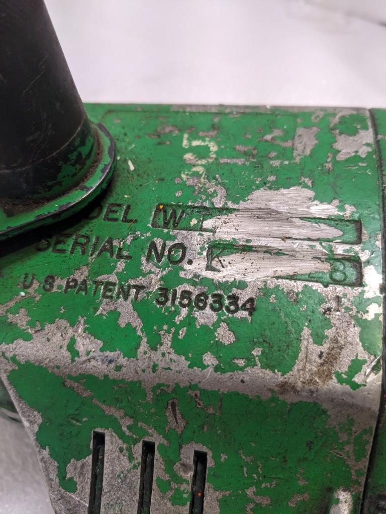 CLECO PNEUMATIC AIR IMPACT WRENCH 1-1/2'' SQUARE DRIVE 1201-3002 FT/LB USED R22