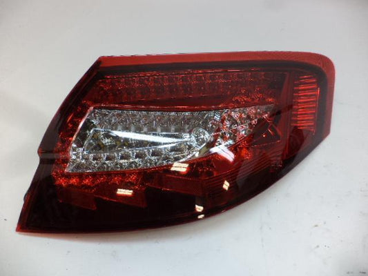 Porsche 911 (996) Aftermarket Tail Light Passenger Side R25