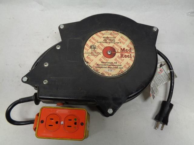 1 USED MEDREEL 20 FT 13 AMP 14 GAUGE RETRACTABLE DUAL DUPLEX MR-201314-D R17