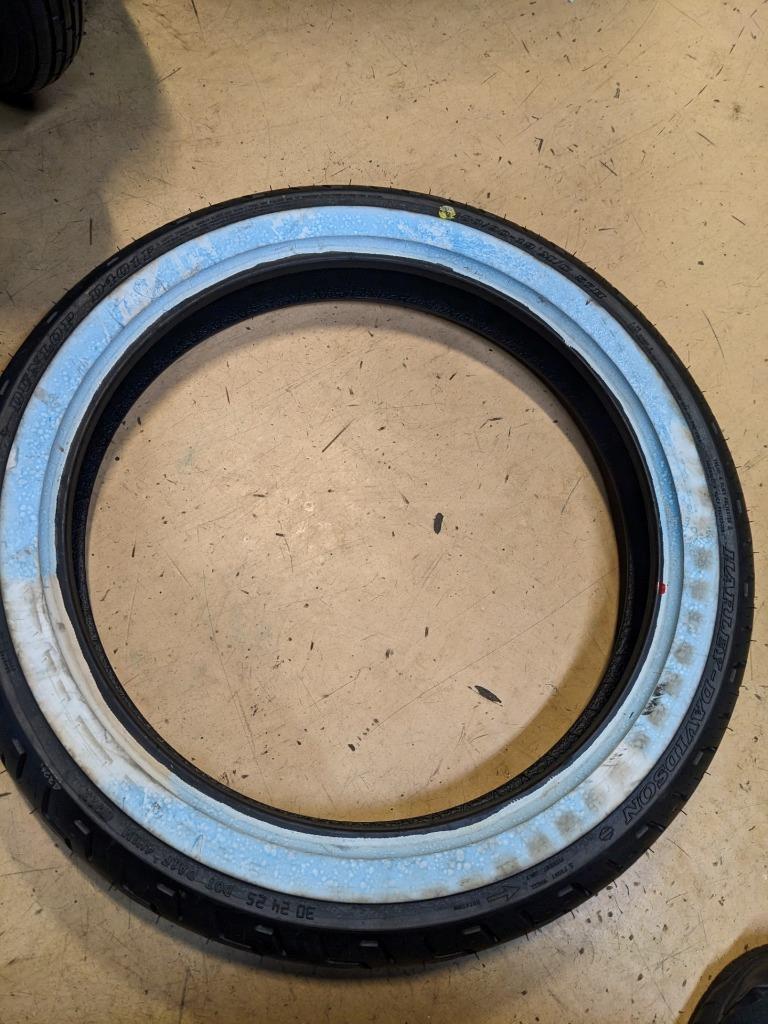 DUNLOP D401 HARLEY DAVIDSON WWW 100 90 19 57H FRONT MOTORCYCLE TIRE 45064215 CQ3