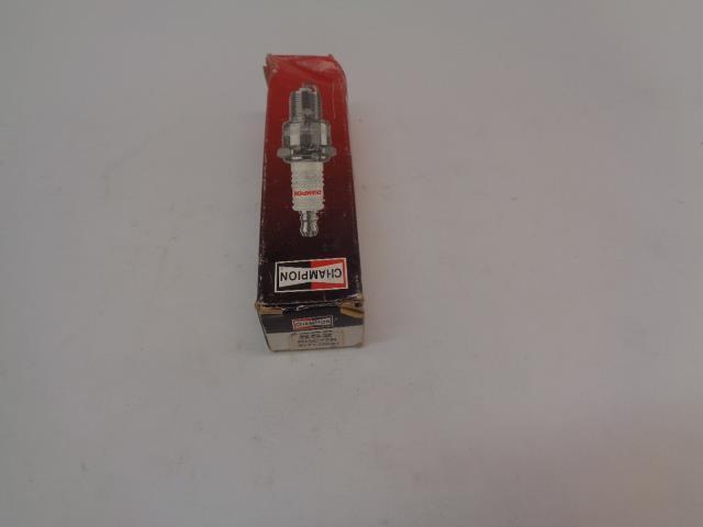 BRAND NEW CHAMPION INDUSTRIAL SPARK PLUG 552 RGC77N R13