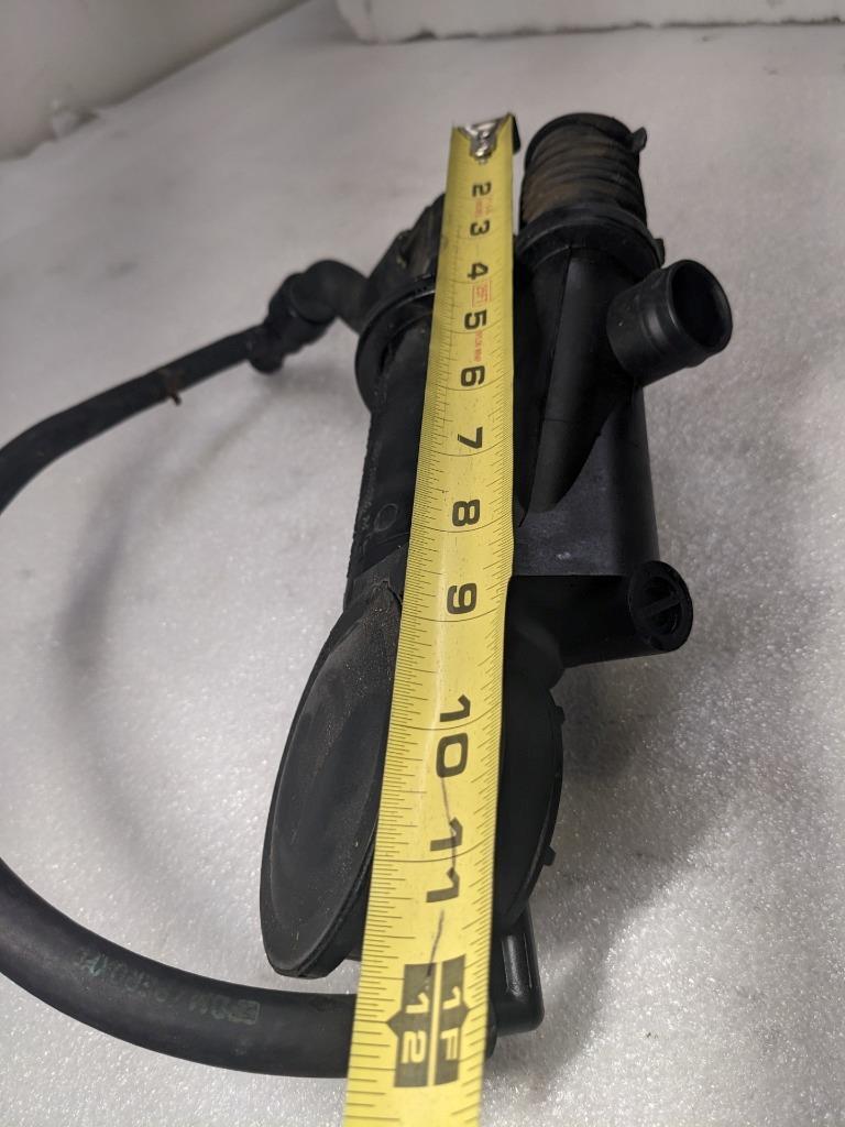 PORSCHE OIL SEPERATOR CRANKCASE VENT VALVE W TUBE 99610702355 USED 996BGL