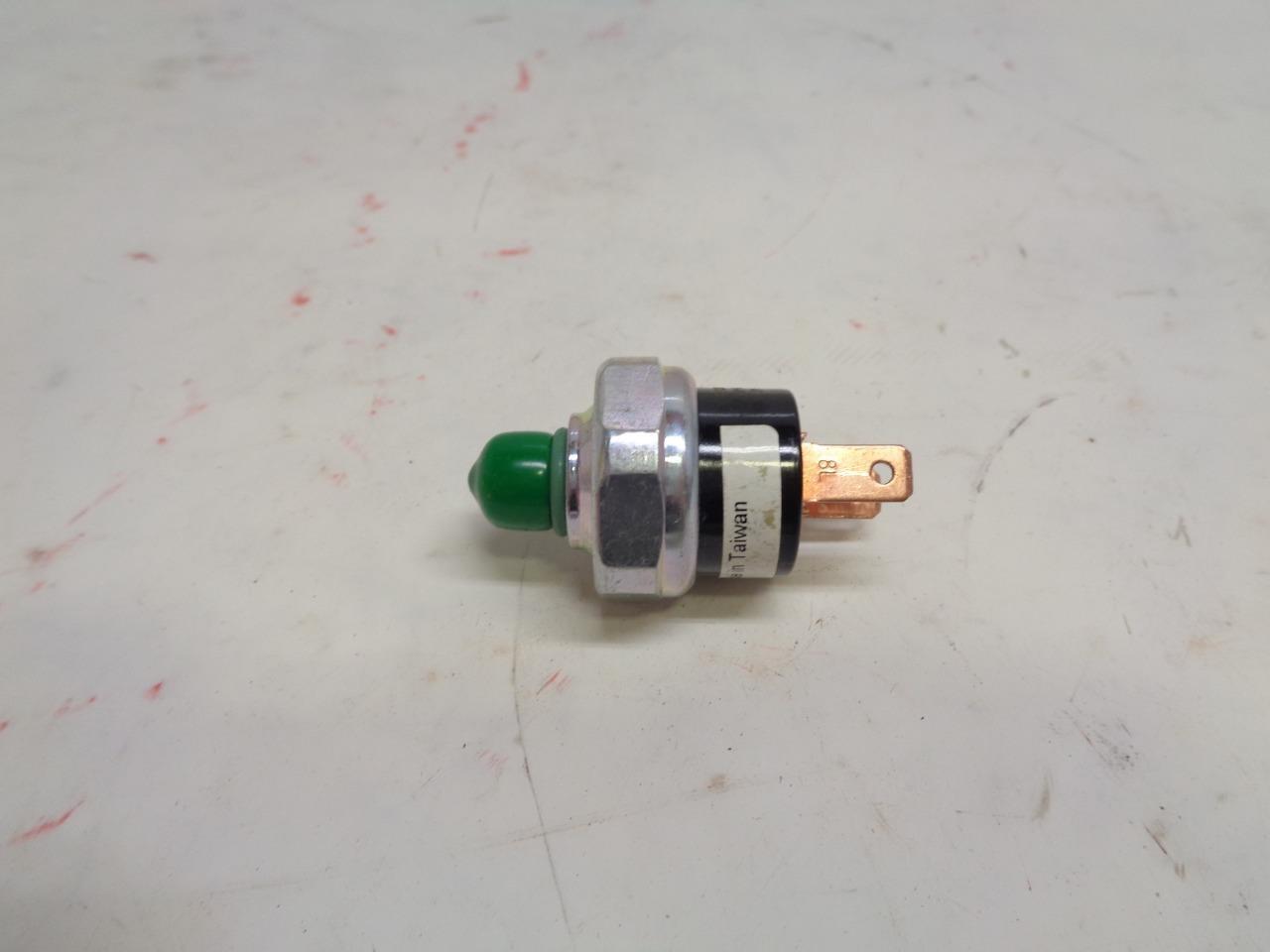 NEW BEHR BINARY PRESSURE SWITCH 6ZL 351 022-011 FITS MERCEDES 1994-2006 R15T3