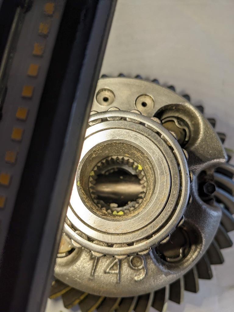 UNBRANDED 40 SPLINE/10 BOLT DIFFERENTIAL w/ LOCKER 0441241-1 NEW R23