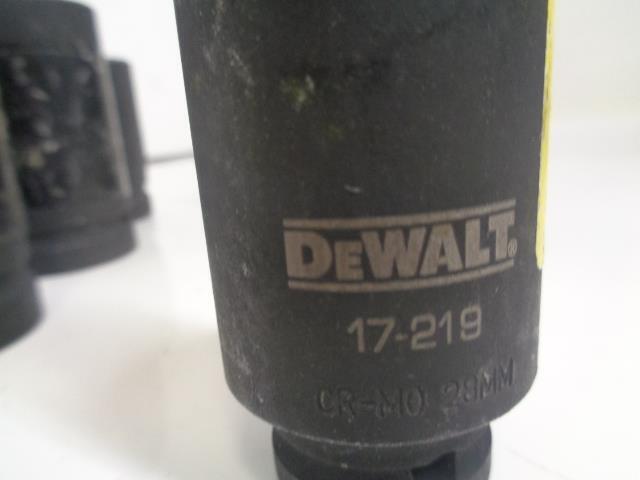 ASSORTMENT OF 8 DEEP IMPACT 6-POINT SOCKETS (RANDOM BRANDS AND SIZES) R28