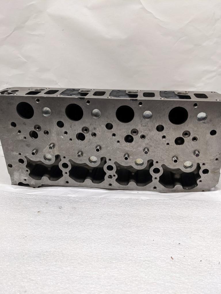 NEW HOLLAND CYLINDER HEAD FITS IVECO ENGINE(S) FC5CE5454 504389002 USED I2