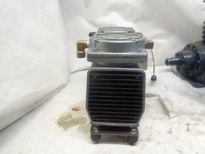 GAST ROCKING PISTON AIR COMPRESSOR 965513 NEW J1